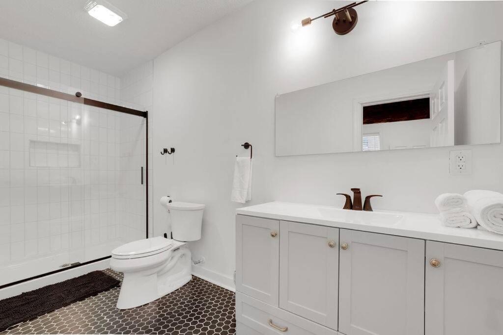 Apartment Housepitality - The Neuschwanstein Flat Columbus